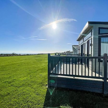 Stunning Caravan With Full Sea Views At Broadland Sands In Suffolk Ref 20236Bs Hopton on Sea Exterior photo