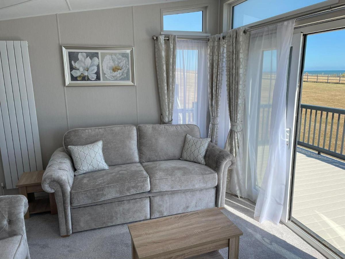 Stunning Caravan With Full Sea Views At Broadland Sands In Suffolk Ref 20236Bs Hopton on Sea Exterior photo