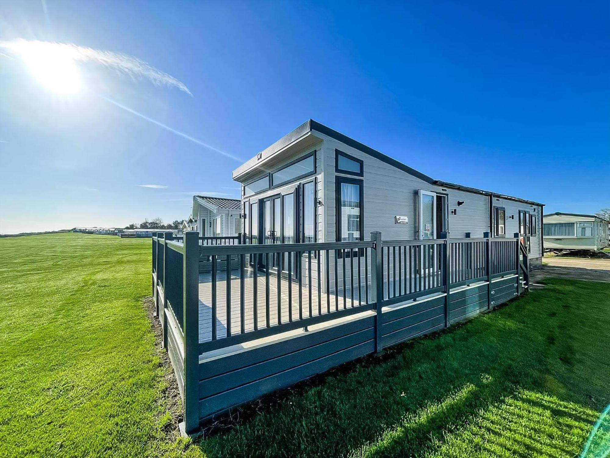 Stunning Caravan With Full Sea Views At Broadland Sands In Suffolk Ref 20236Bs Hopton on Sea Exterior photo